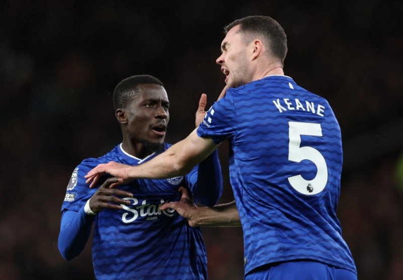 Tương lai của Gueye và Keane sau vụ ẩu đả trước MU